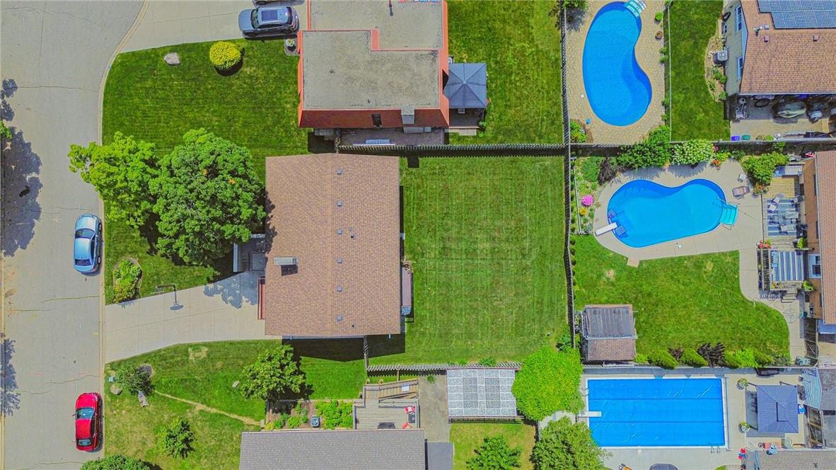 Image of property at 4 Cedar Glen