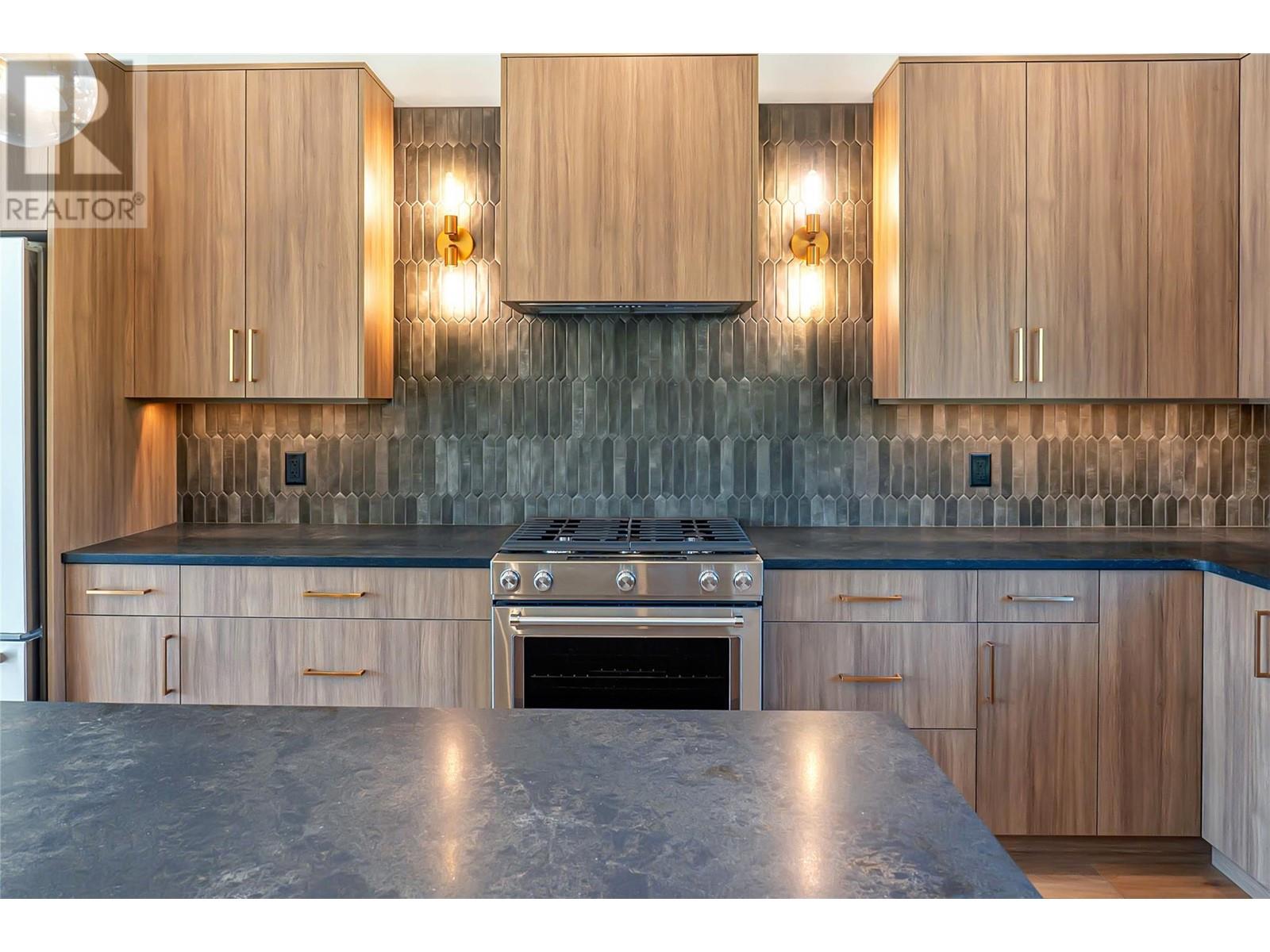 Property at 3309 Aspen Lane image 3
