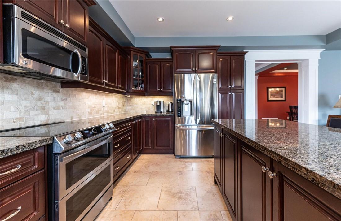 12 Sistine Court, Hamilton, Ontario  L9B 0C4 - Photo 8 - H4201237