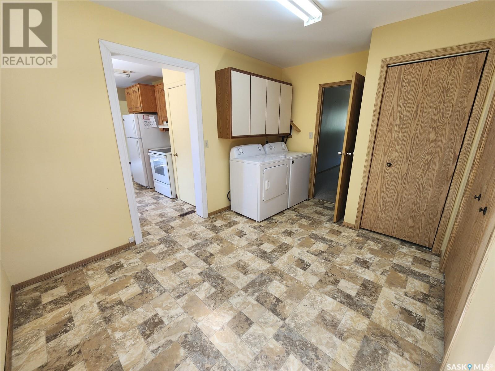 101 Belfast Street, North Portal, Saskatchewan  S0C 1W0 - Photo 4 - SK977658