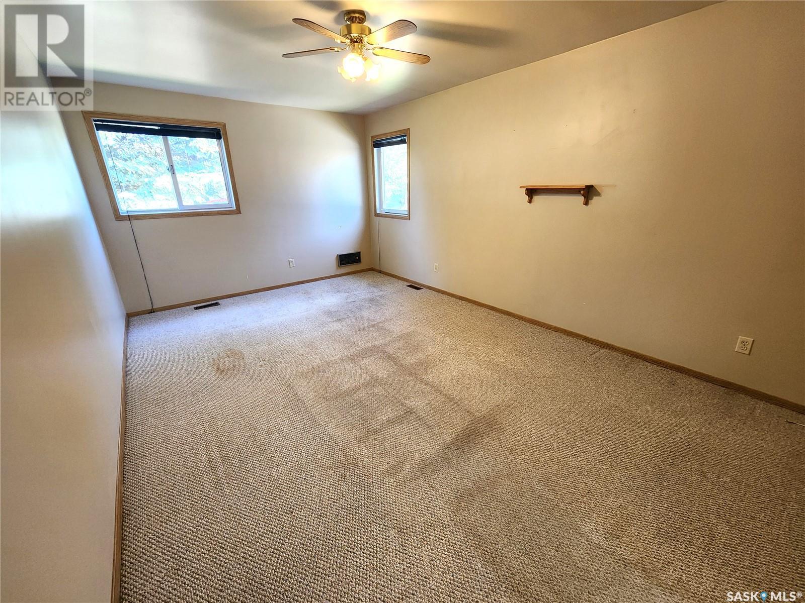 101 Belfast Street, North Portal, Saskatchewan  S0C 1W0 - Photo 5 - SK977658