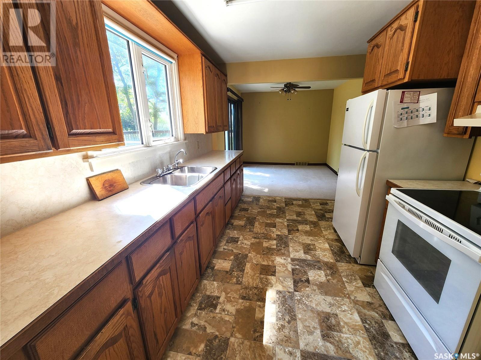 101 Belfast Street, North Portal, Saskatchewan  S0C 1W0 - Photo 9 - SK977658