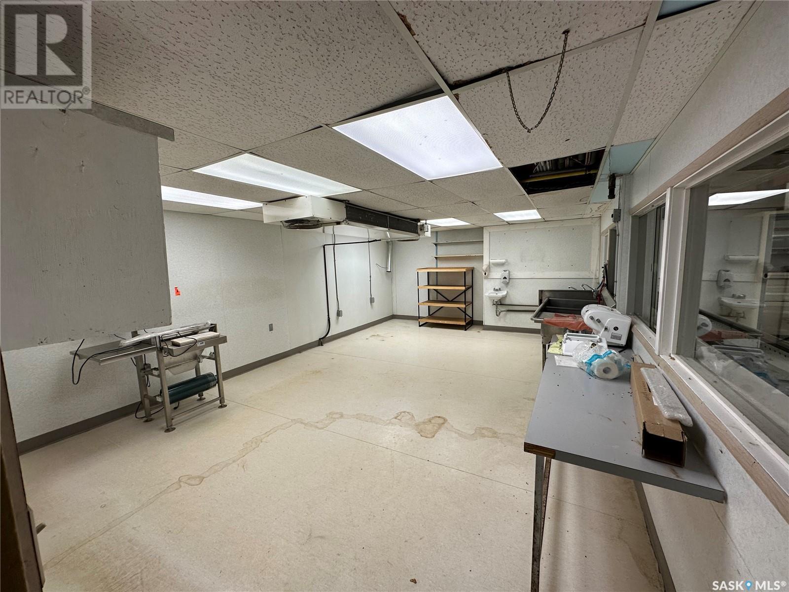 203 Main Street, Eston, Saskatchewan  S0L 1A0 - Photo 15 - SK977595
