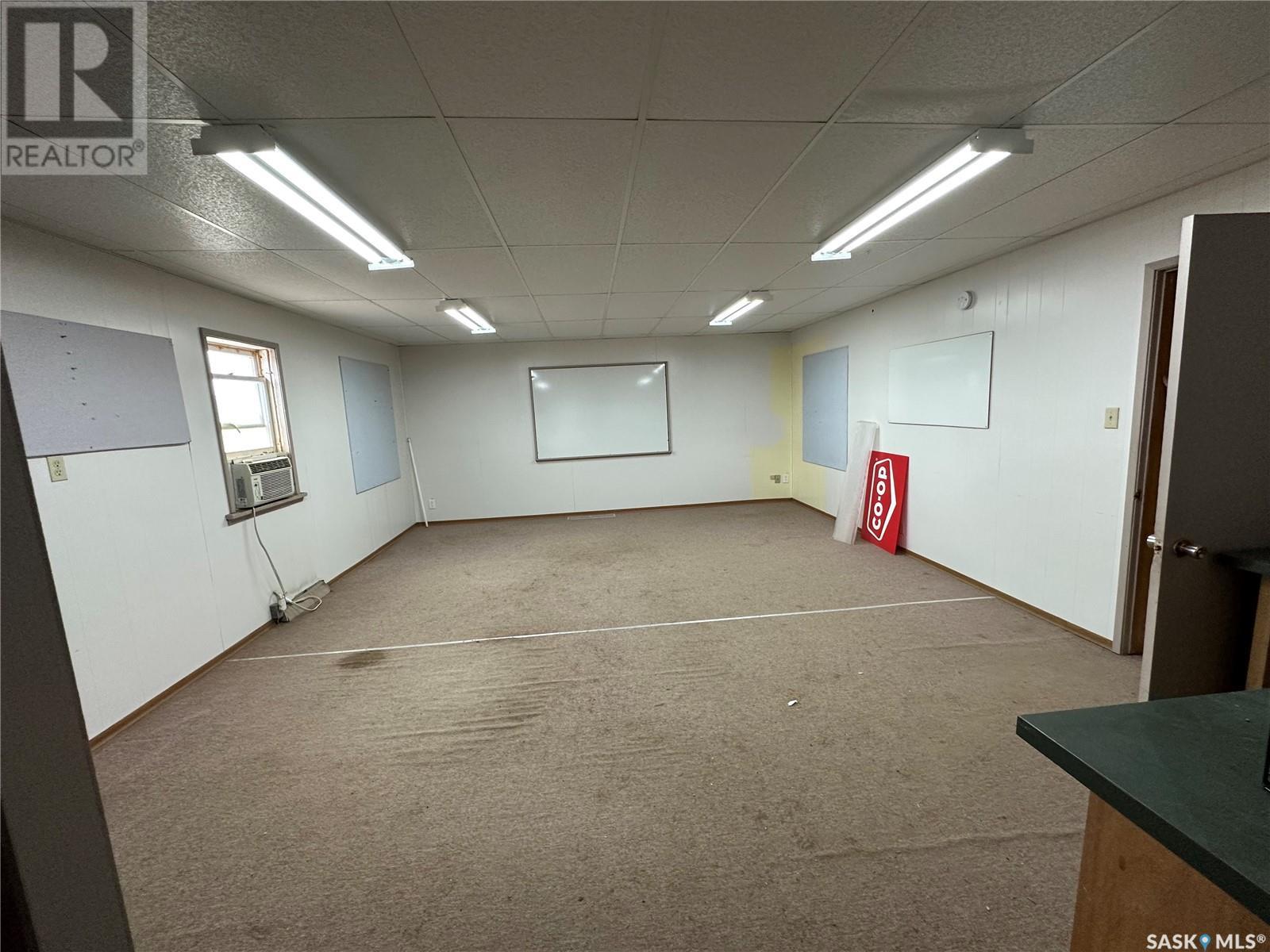 203 Main Street, Eston, Saskatchewan  S0L 1A0 - Photo 20 - SK977595