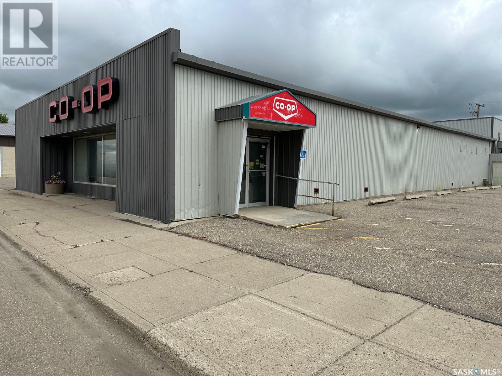 203 Main Street, Eston, Saskatchewan  S0L 1A0 - Photo 5 - SK977595