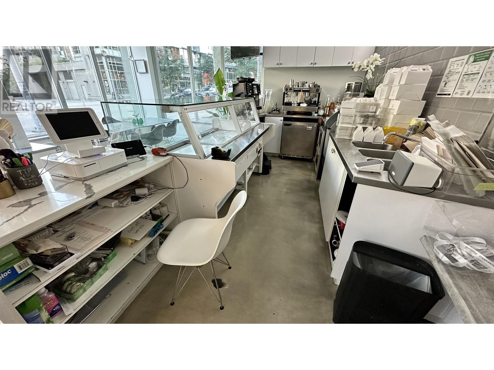 Listing Picture 2 of 7 : 1721-1731 MANITOBA STREET, Vancouver / 溫哥華 - 魯藝地產 Yvonne Lu Group - MLS Medallion Club Member