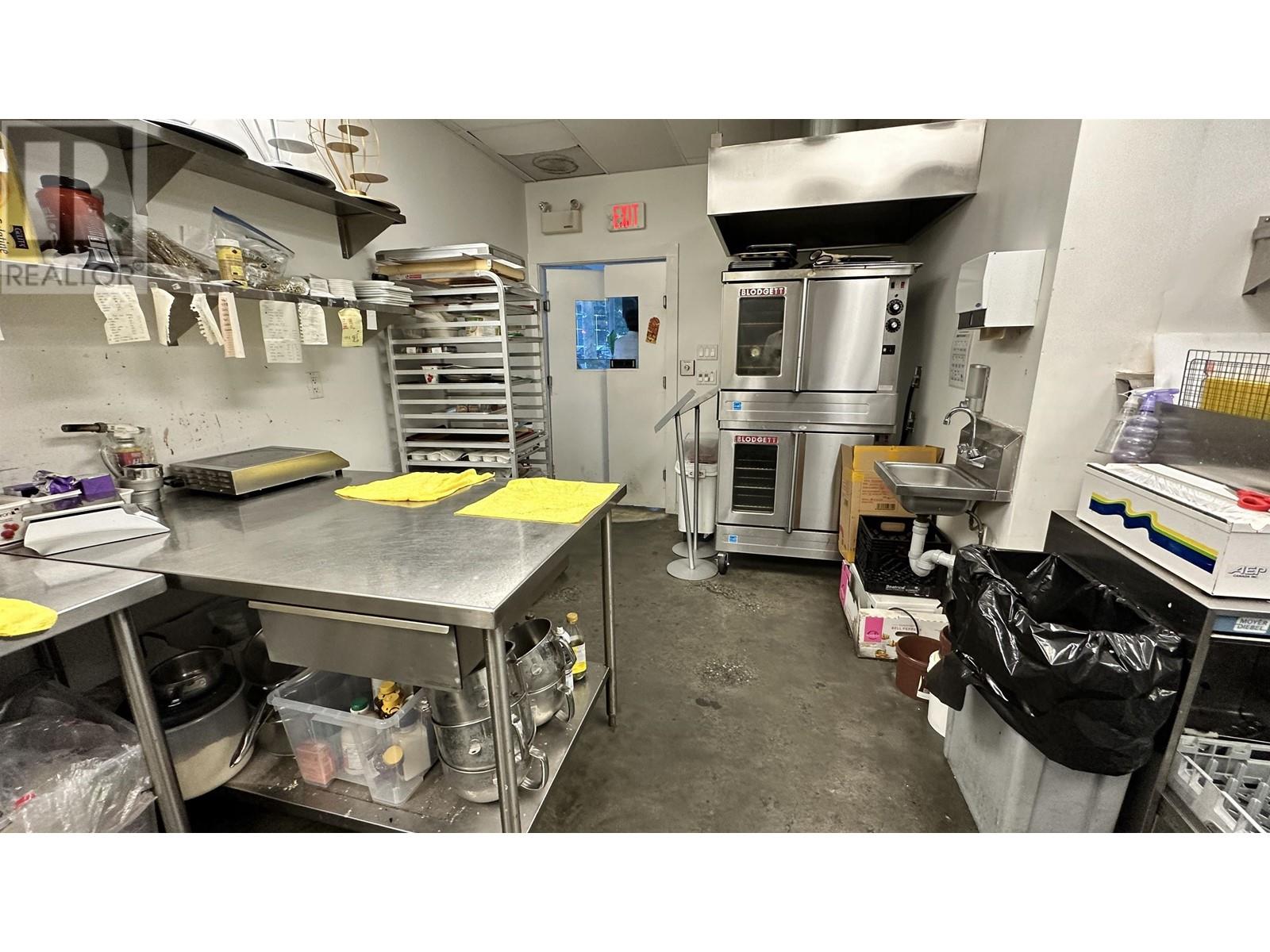 Listing Picture 4 of 7 : 1721-1731 MANITOBA STREET, Vancouver / 溫哥華 - 魯藝地產 Yvonne Lu Group - MLS Medallion Club Member