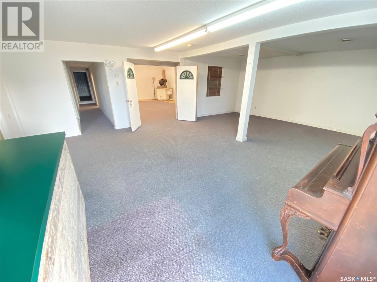 1531 1st Avenue Nw, Weyburn, Saskatchewan  S4H 3E3 - Photo 3 - SK977763