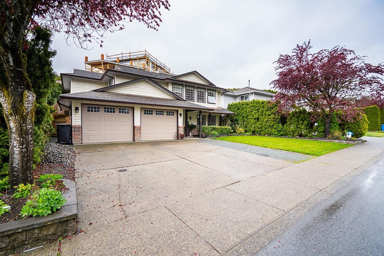 30852 E Osprey Drive, Abbotsford, British Columbia  V2T 5P8 - Photo 1 - R2880199