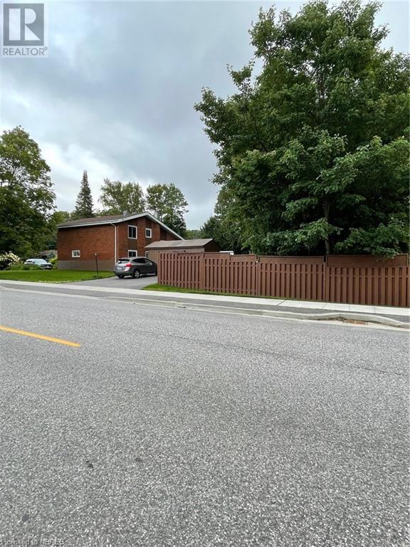 303 Greenhill Avenue, North Bay, Ontario P1C 1J3 - Photo 4 - 40625238