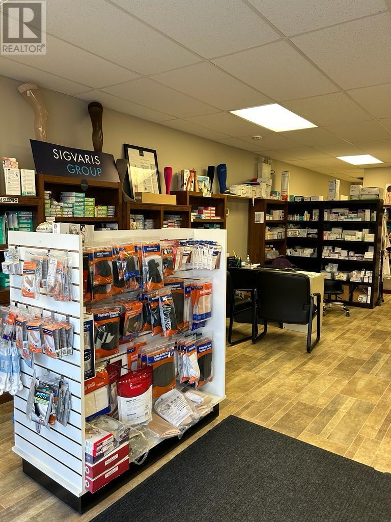 8-111 Oriole Road, Kamloops, British Columbia   - Photo 14 - 180046