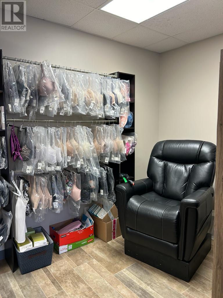 8-111 Oriole Road, Kamloops, British Columbia   - Photo 15 - 180046