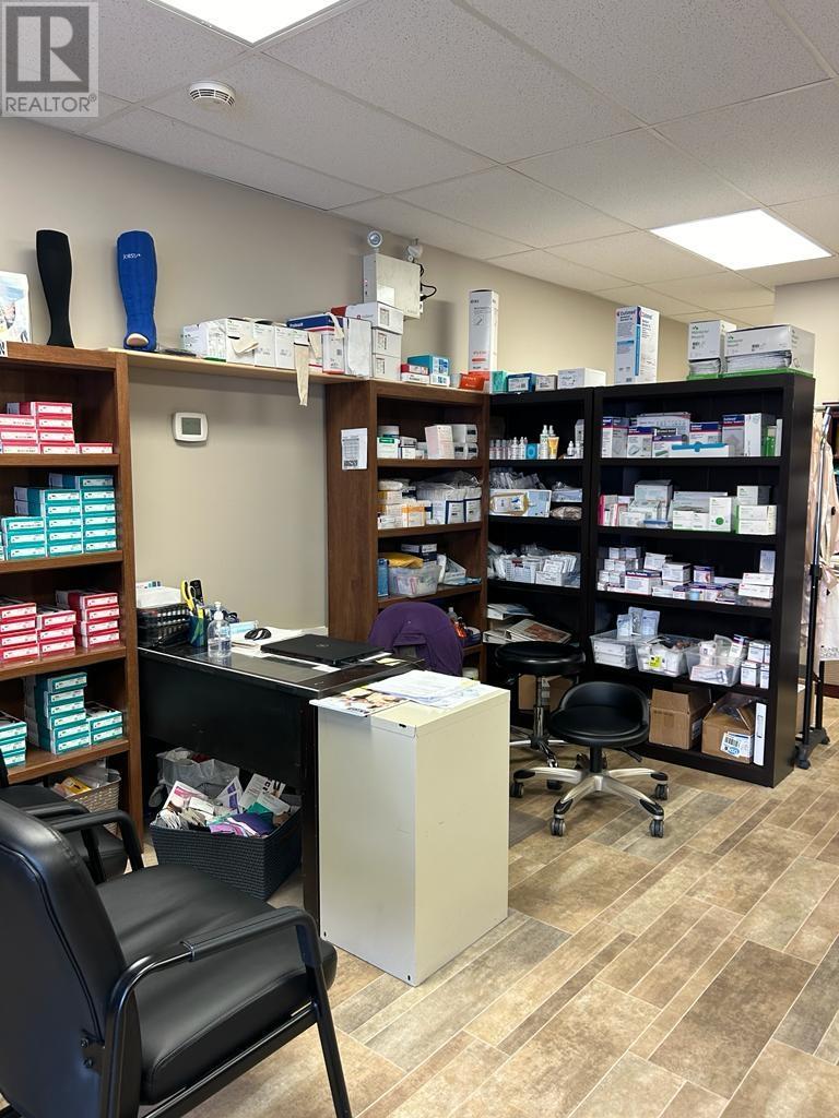 8-111 Oriole Road, Kamloops, British Columbia   - Photo 5 - 180046