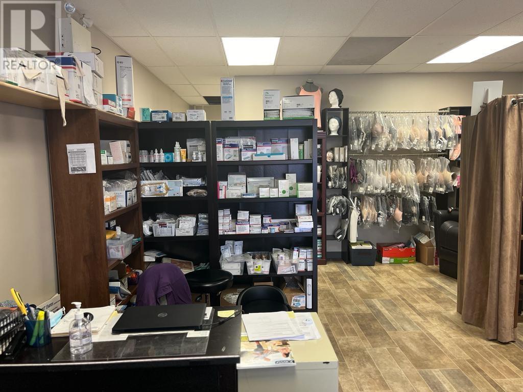 8-111 Oriole Road, Kamloops, British Columbia   - Photo 7 - 180046