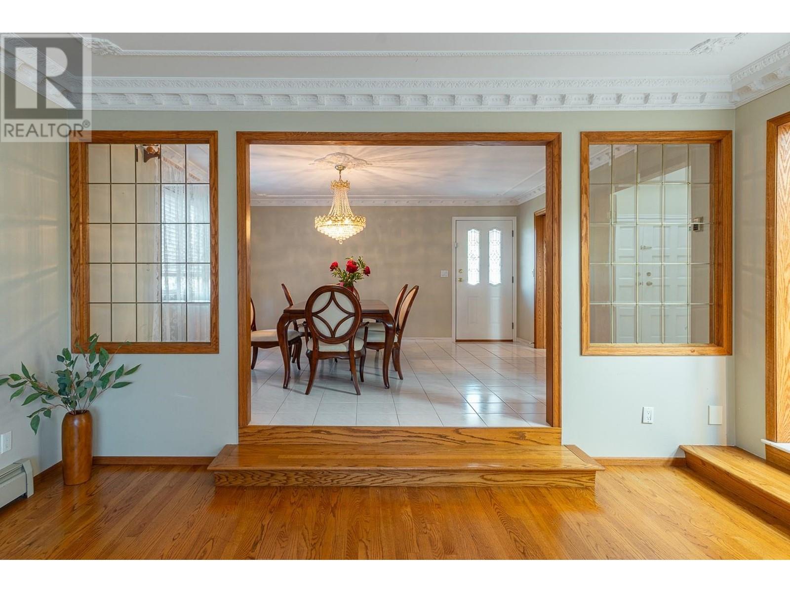 Listing Picture 5 of 31 : 6865 GRANT PLACE, Burnaby / 本拿比 - 魯藝地產 Yvonne Lu Group - MLS Medallion Club Member