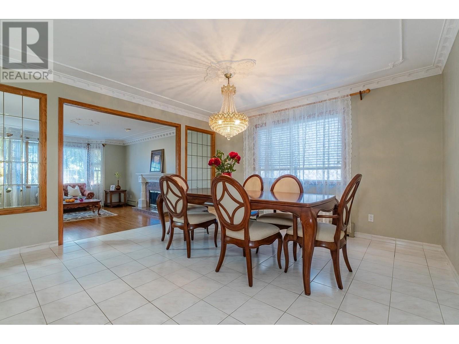 Listing Picture 6 of 31 : 6865 GRANT PLACE, Burnaby / 本拿比 - 魯藝地產 Yvonne Lu Group - MLS Medallion Club Member