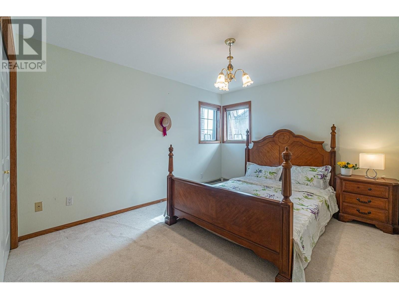 Listing Picture 21 of 31 : 6865 GRANT PLACE, Burnaby / 本拿比 - 魯藝地產 Yvonne Lu Group - MLS Medallion Club Member