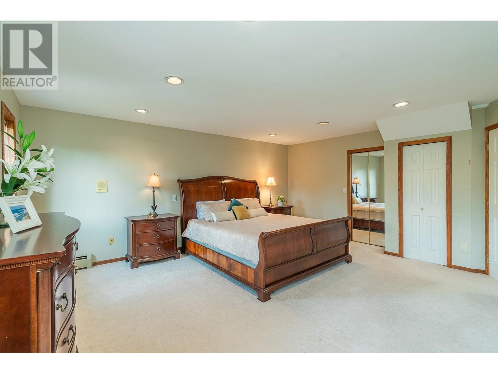 Listing Picture 16 of 31 : 6865 GRANT PLACE, Burnaby / 本拿比 - 魯藝地產 Yvonne Lu Group - MLS Medallion Club Member