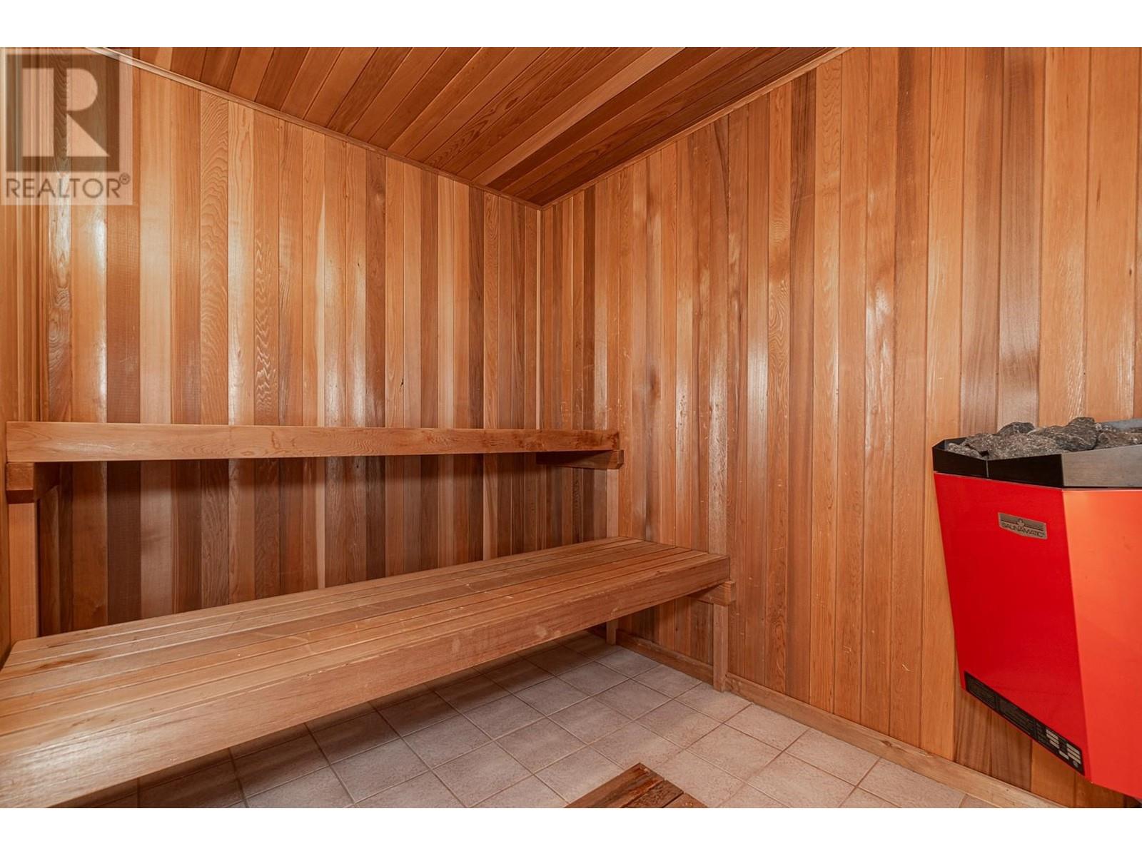 Listing Picture 28 of 31 : 6865 GRANT PLACE, Burnaby / 本拿比 - 魯藝地產 Yvonne Lu Group - MLS Medallion Club Member