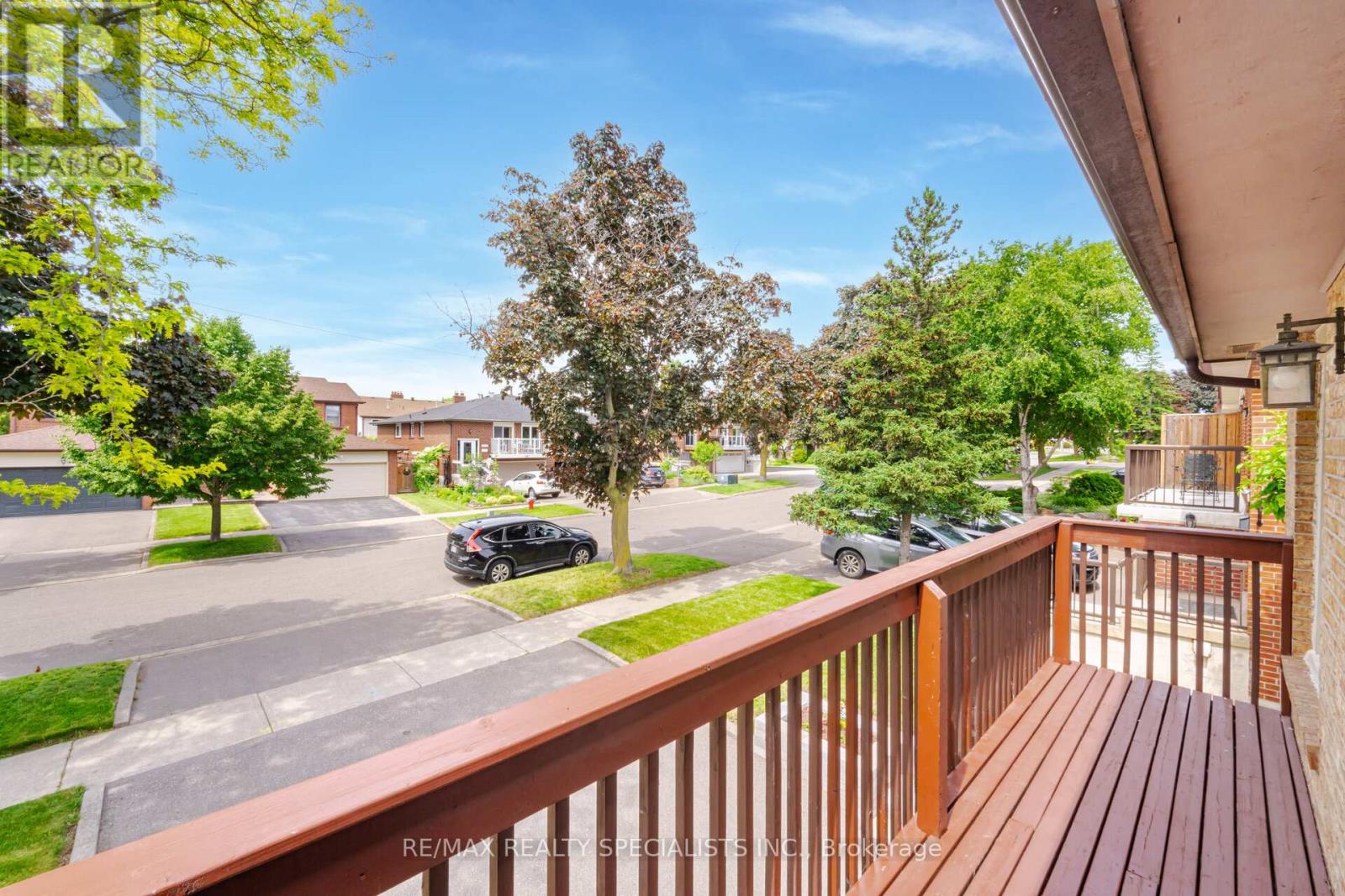 3218 Mccarthy Court, Mississauga (Applewood), Ontario  L4V 3Z6 - Photo 8 - W9055691