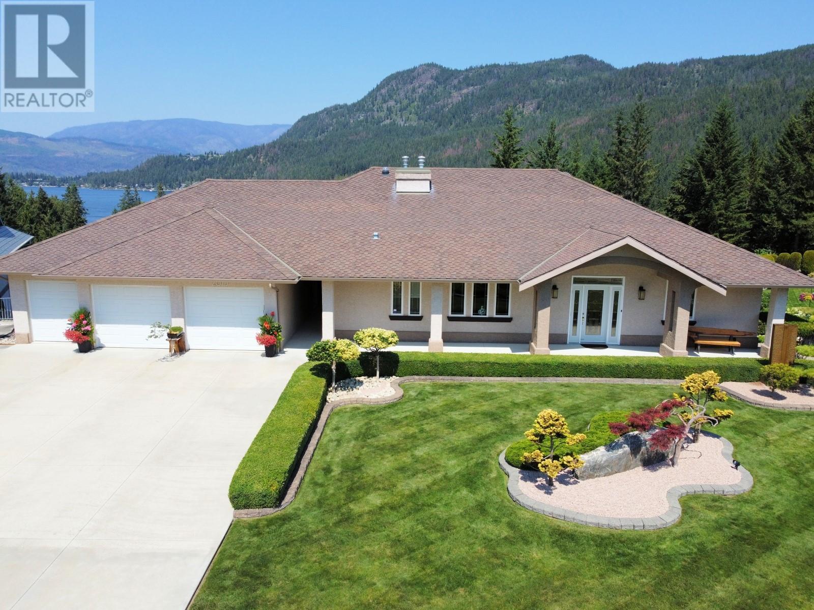 2675 Doebert Road, blind bay, British Columbia