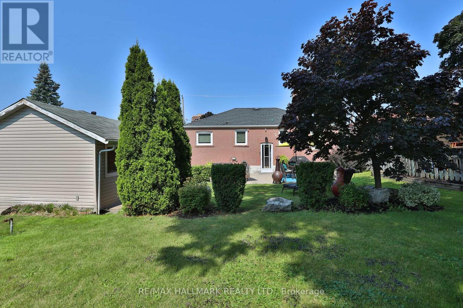 15 Smallwood Drive, Toronto (Downsview-Roding-Cfb), Ontario  M3M 1K9 - Photo 35 - W9040079