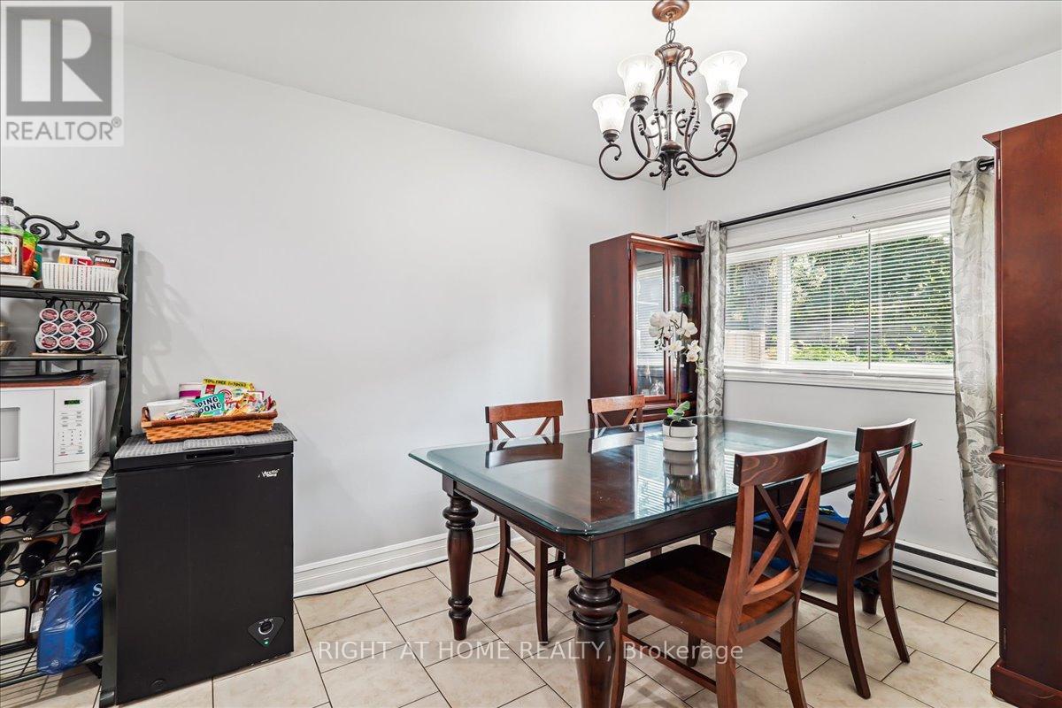 851 - 30 Tandridge Crescent, Toronto (Elms-Old Rexdale), Ontario  M9W 2P2 - Photo 6 - W9056066