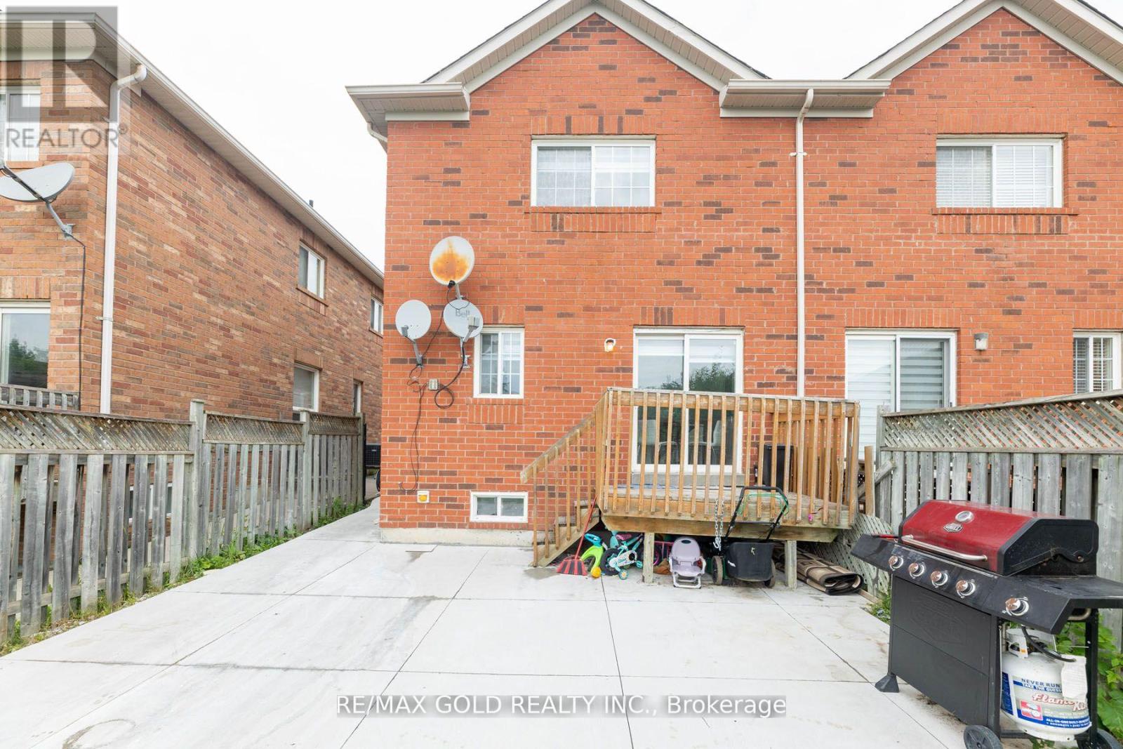 19 Thunderbird Trail, Brampton (Sandringham-Wellington), Ontario  L6R 2T3 - Photo 37 - W9056223