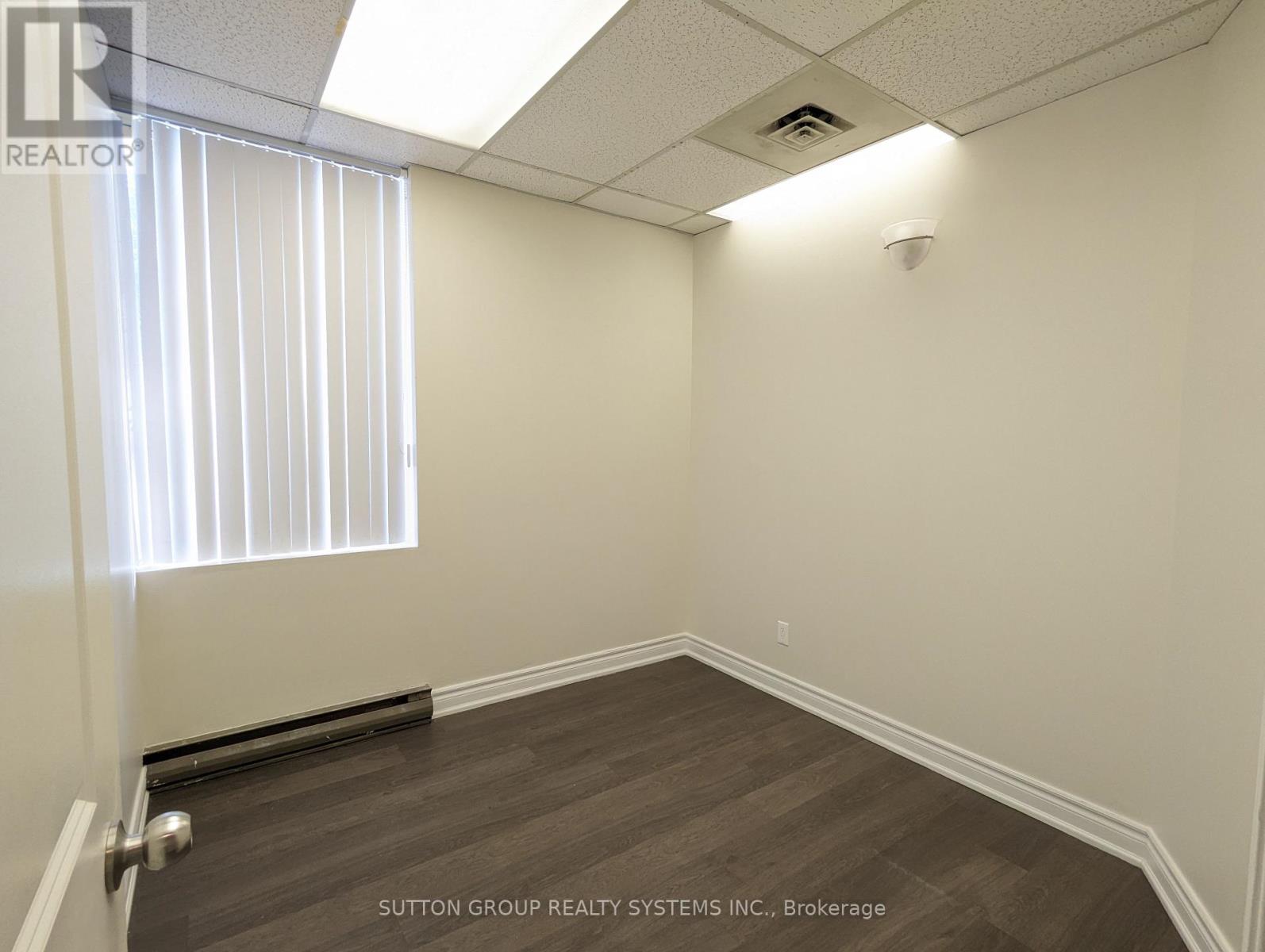 104 - 3040 Palstan Road, Mississauga (Applewood), Ontario  L4Y 2Z6 - Photo 2 - W9056307