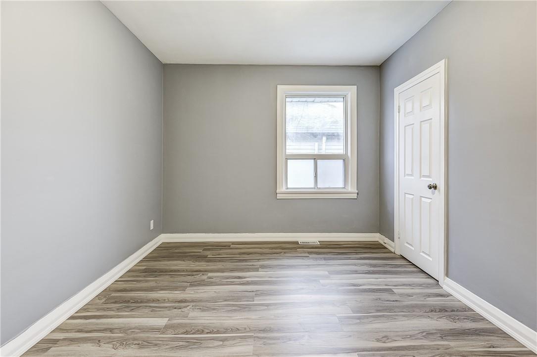 5 Bartlett Street, Niagara Falls, Ontario  L2M 5K5 - Photo 15 - H4200951