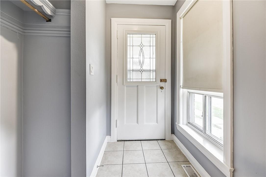 5 Bartlett Street, Niagara Falls, Ontario  L2M 5K5 - Photo 5 - H4200951