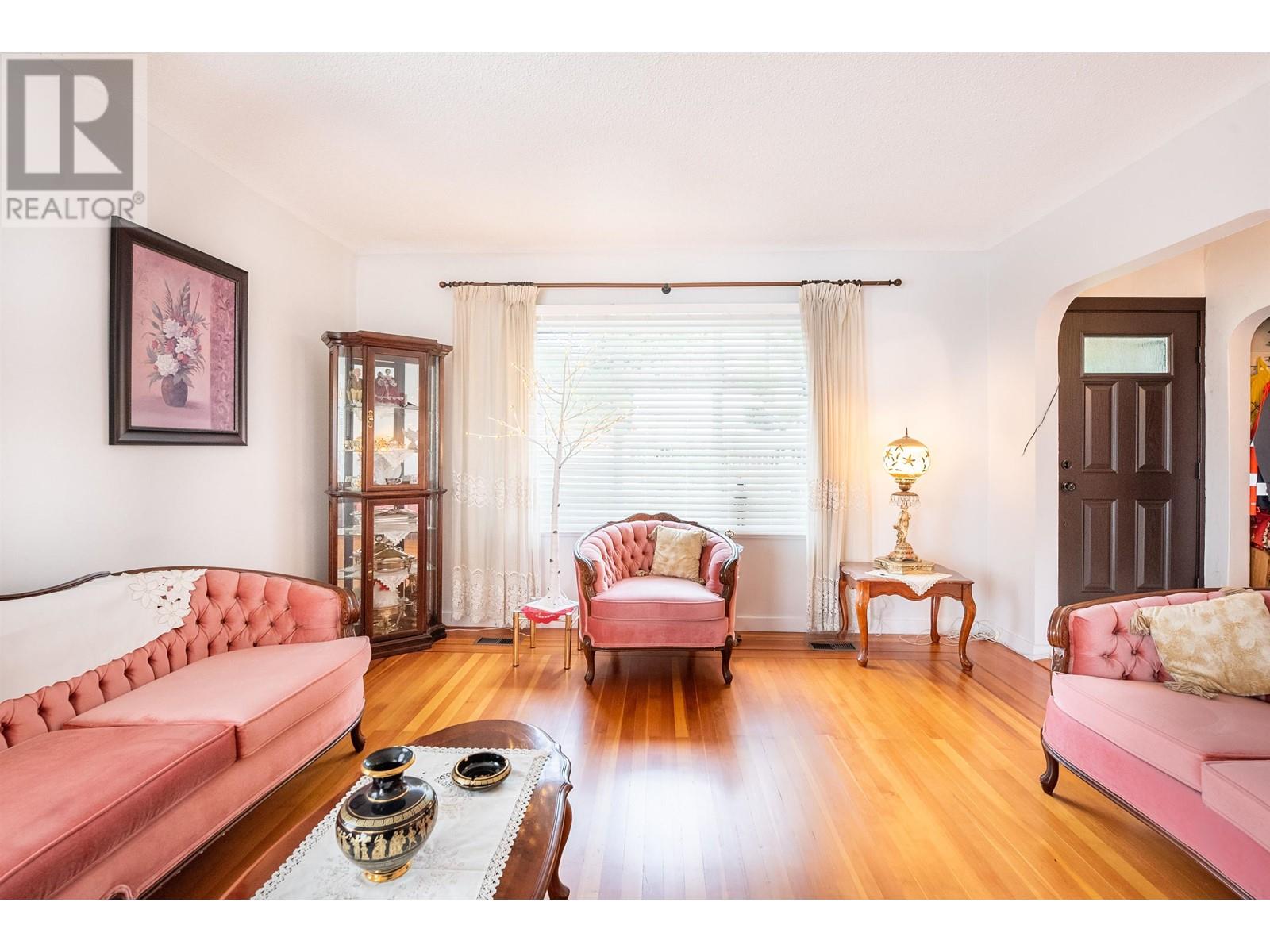 1728 Seventh Avenue, New Westminster, British Columbia  V3M 2K8 - Photo 6 - R2909155