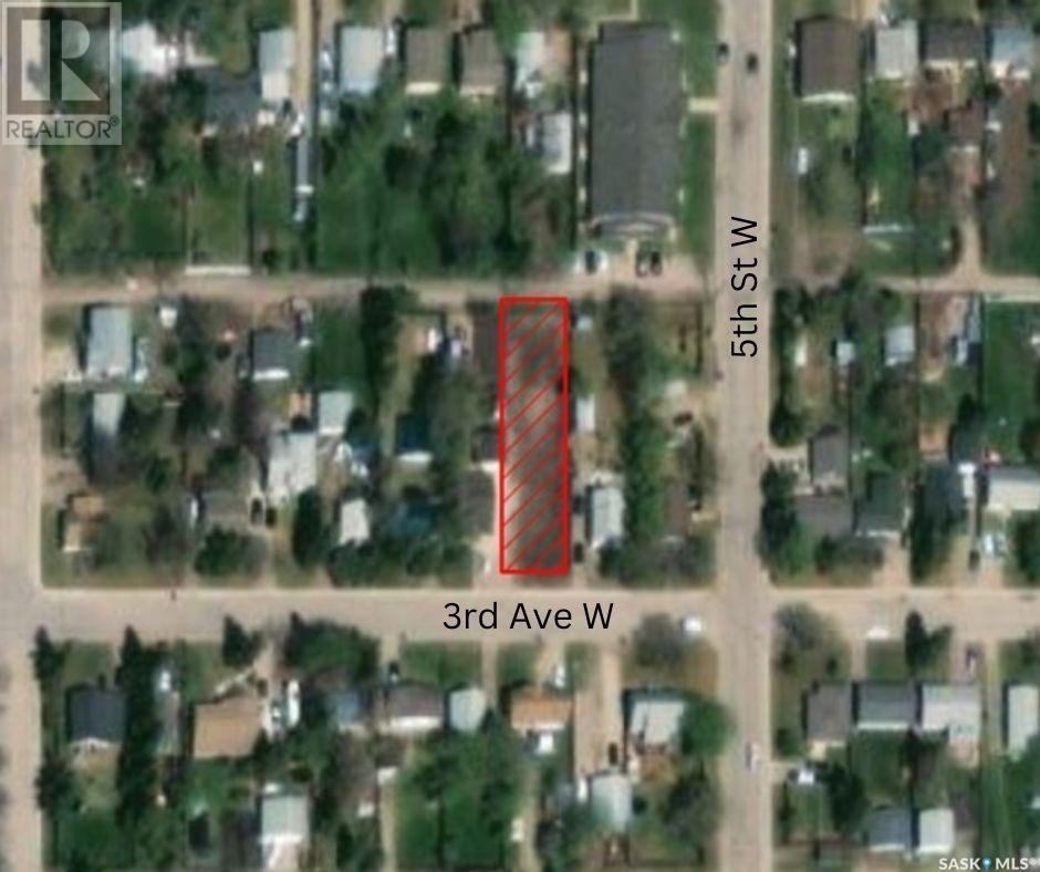 605 3rd Avenue W, Meadow Lake, Saskatchewan  S9X 1A6 - Photo 1 - SK977750