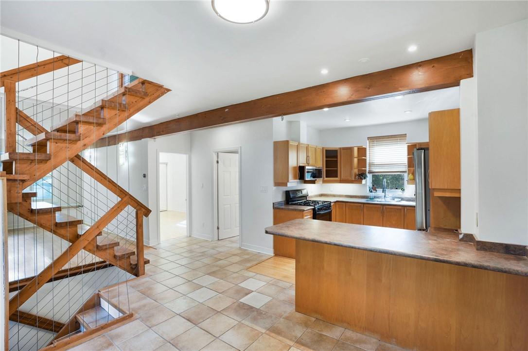 1 Northcliffe Avenue, Hamilton, Ontario  L9H 7B1 - Photo 11 - H4201175