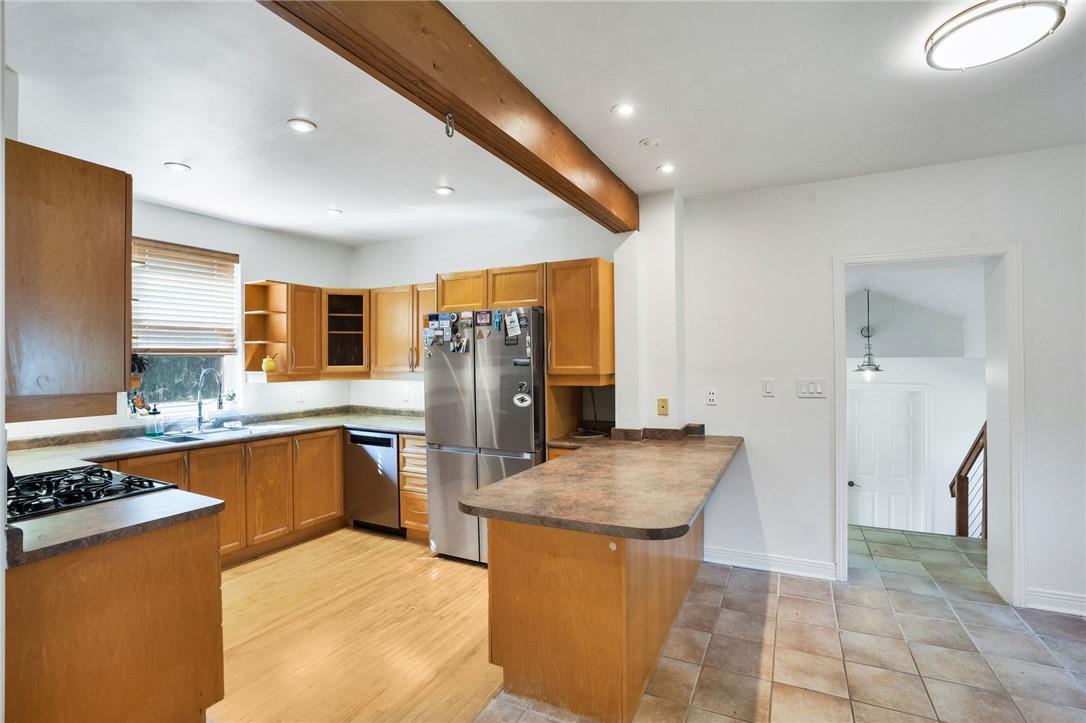 1 Northcliffe Avenue, Hamilton, Ontario  L9H 7B1 - Photo 6 - H4201175