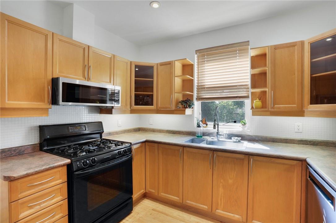 1 Northcliffe Avenue, Hamilton, Ontario  L9H 7B1 - Photo 8 - H4201175