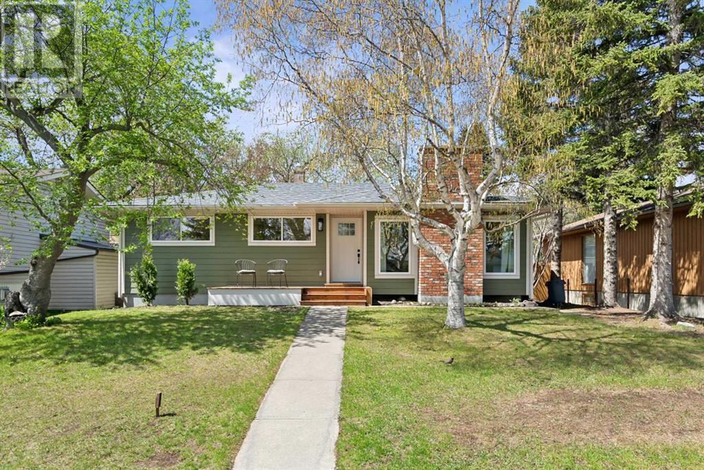 8223 4A Street SW, calgary, Alberta