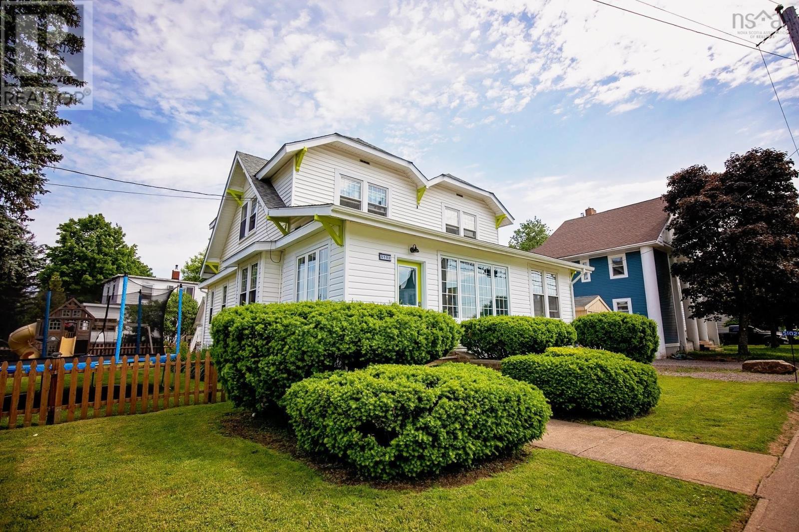 5102 Main Street, Oxford, Nova Scotia  B0M 1P0 - Photo 1 - 202418029