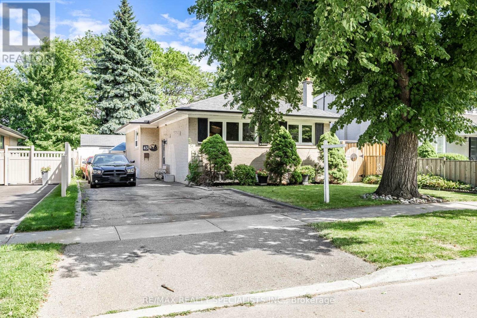 43 Ashfield Drive, Toronto (Eringate-Centennial-West Deane), Ontario  M9C 4T7 - Photo 1 - W9122479