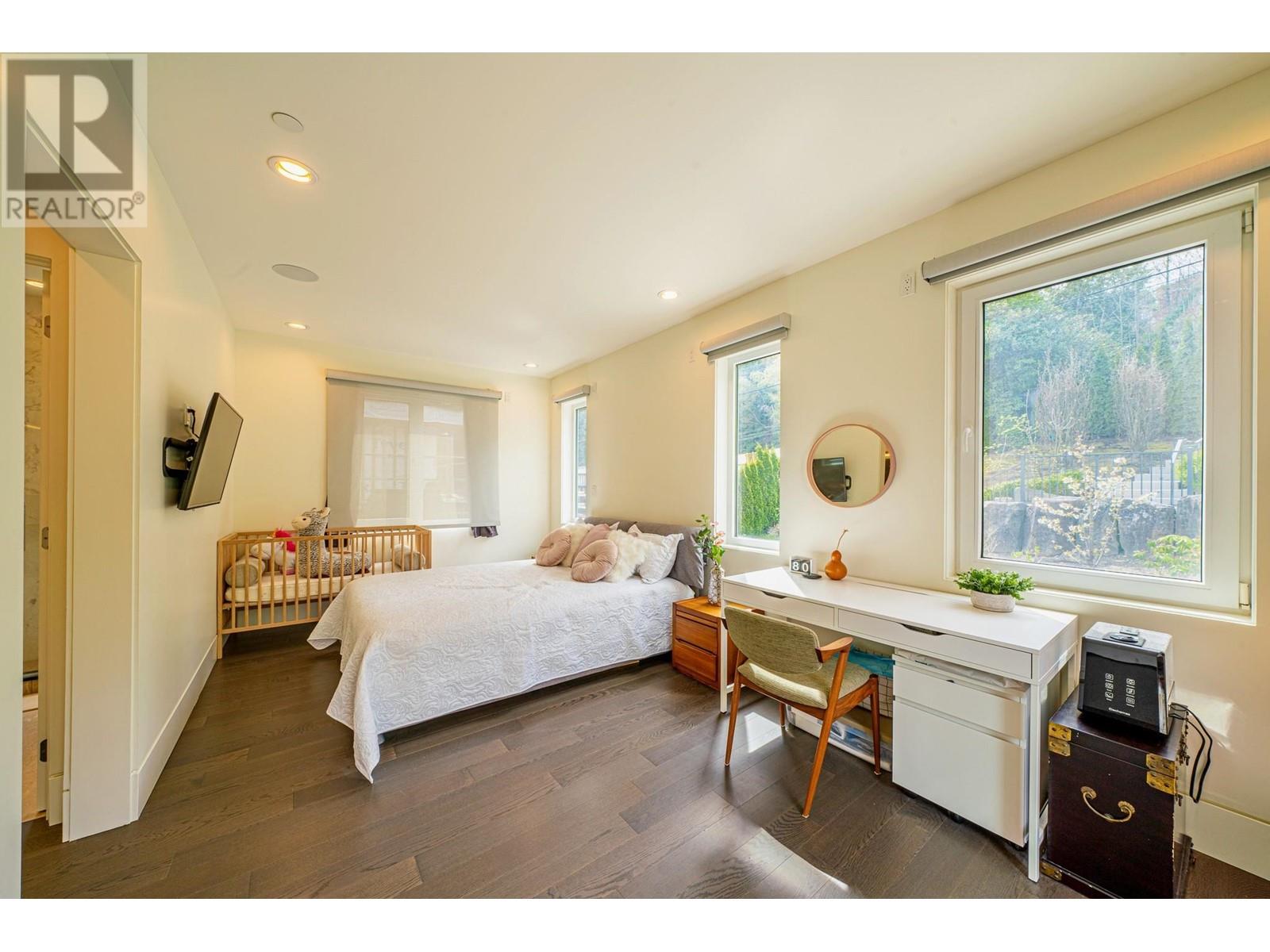 Listing Picture 21 of 33 : 4350 LOCARNO CRESCENT, Vancouver / 溫哥華 - 魯藝地產 Yvonne Lu Group - MLS Medallion Club Member