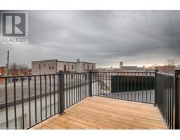 120 WESTMINSTER Drive S