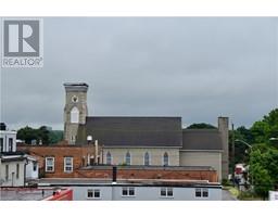 120 WESTMINSTER Drive S