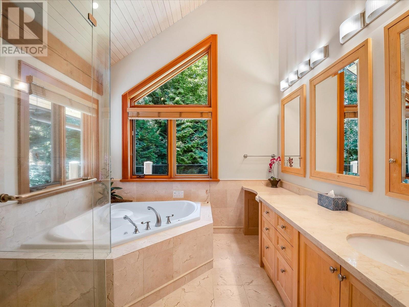 8115 Mckeevers Place, Whistler, British Columbia  V8E 0G1 - Photo 7 - R2908901