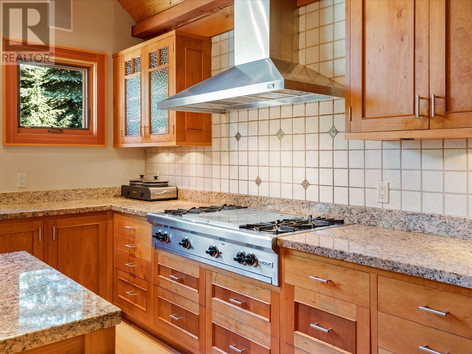 8115 Mckeevers Place, Whistler, British Columbia  V8E 0G1 - Photo 3 - R2908901