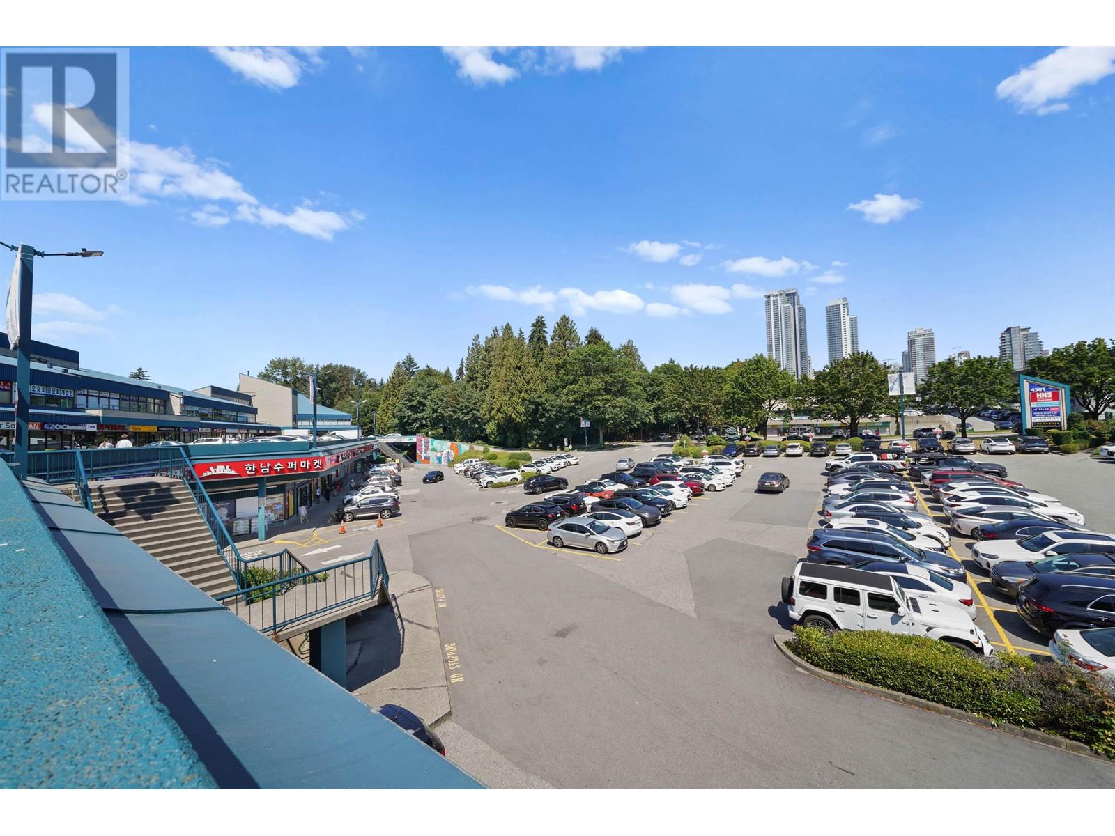 Listing Picture 2 of 15 : 324 4501 NORTH ROAD, Burnaby / 本拿比 - 魯藝地產 Yvonne Lu Group - MLS Medallion Club Member