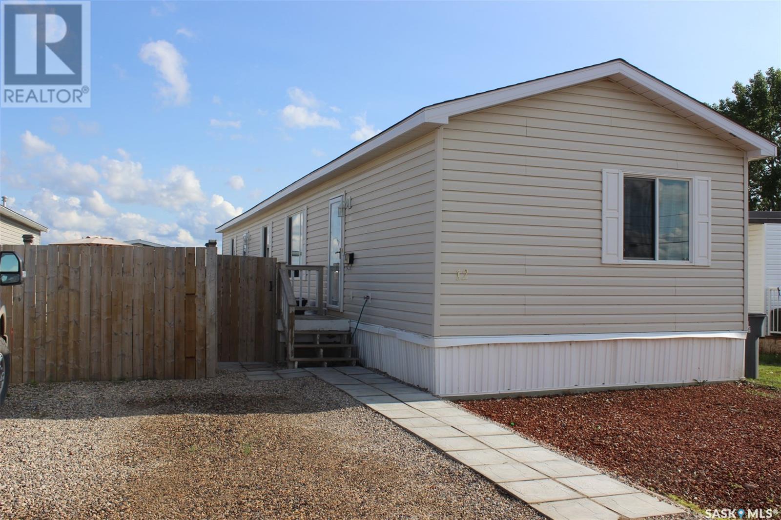 12 106 1st AVENUE SW, weyburn, Saskatchewan