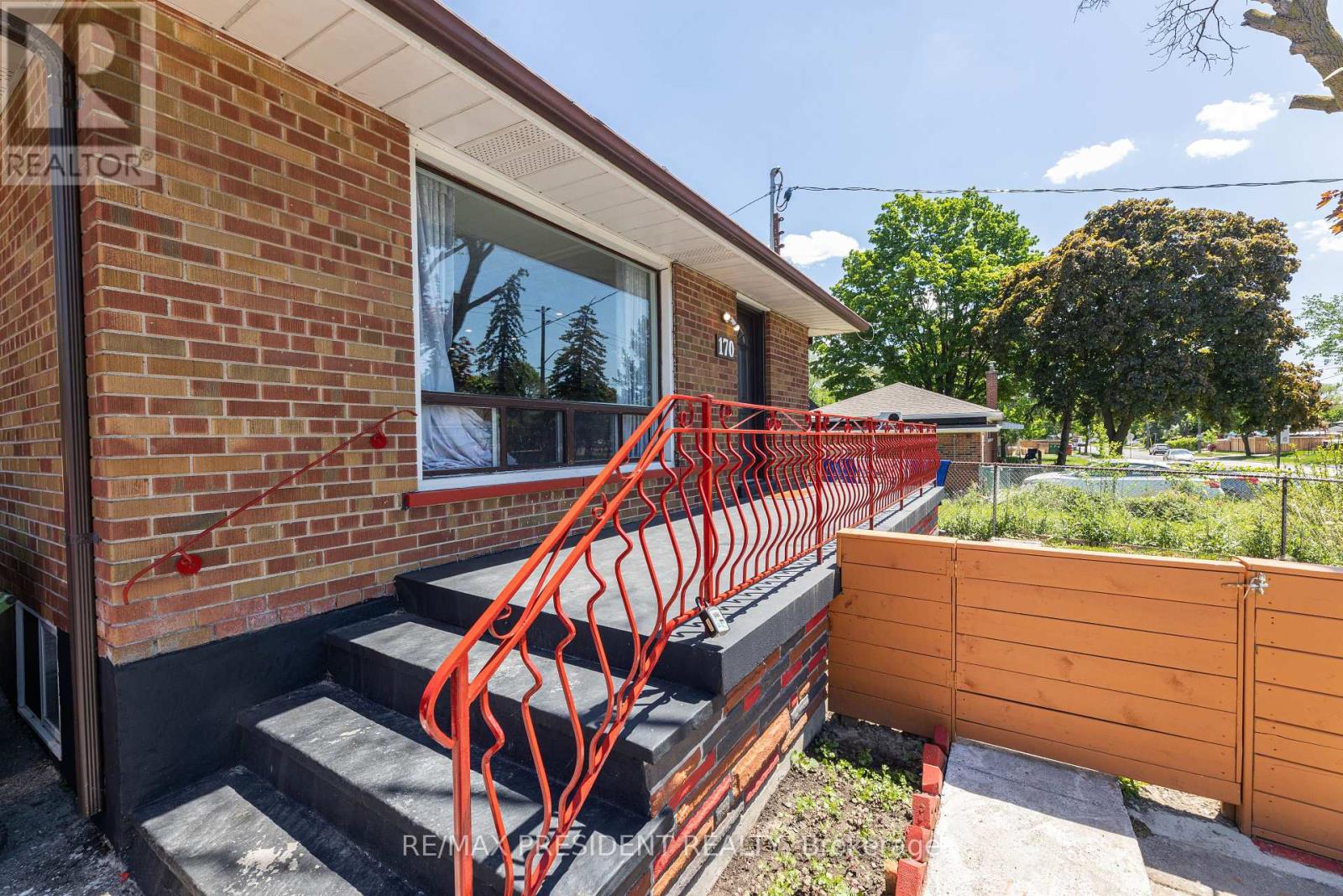 170 Elmhurst Drive, Toronto (Rexdale-Kipling), Ontario  M9W 2L1 - Photo 21 - W9195209