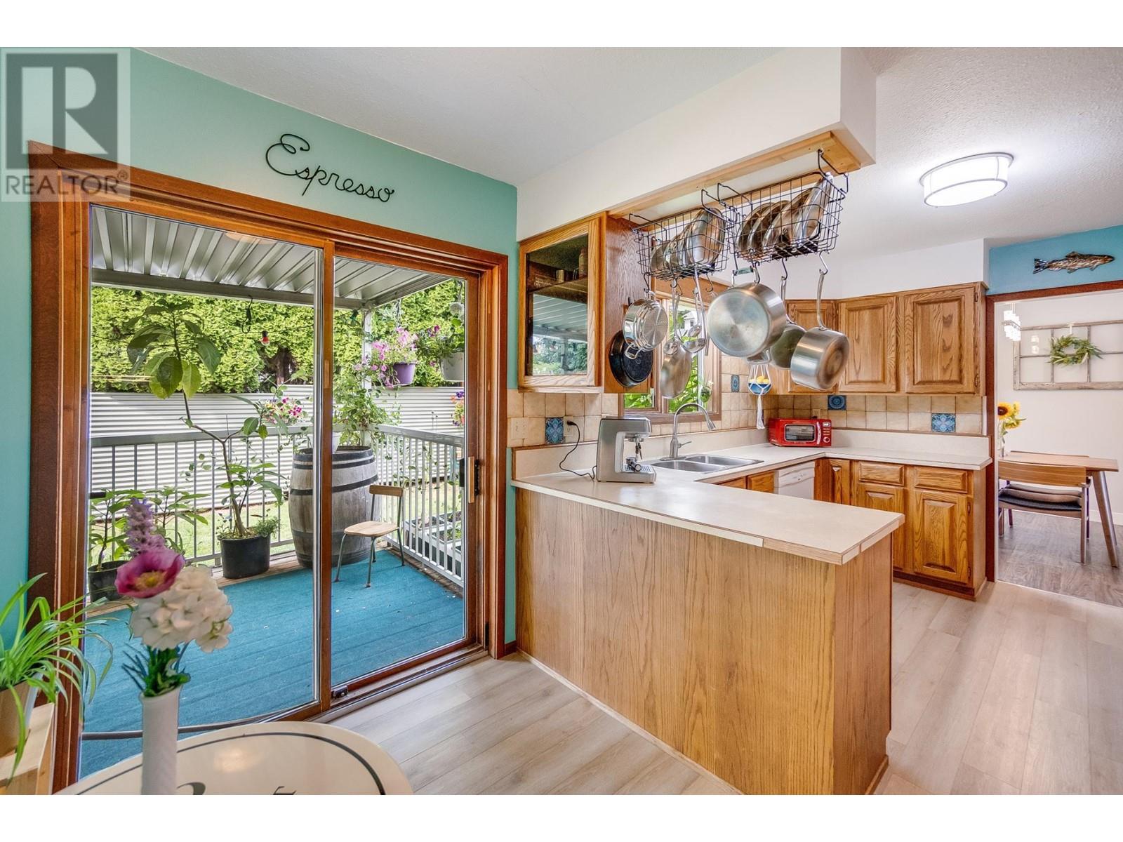 3422 SOUTHRIDGE DRIVE Castlegar