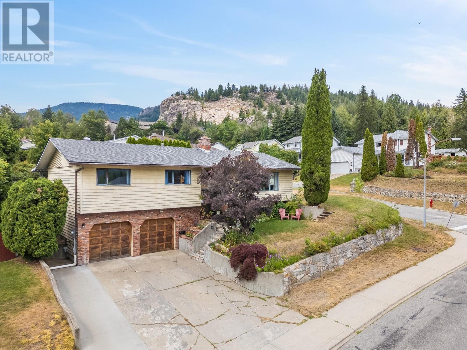 3422 SOUTHRIDGE DRIVE Castlegar