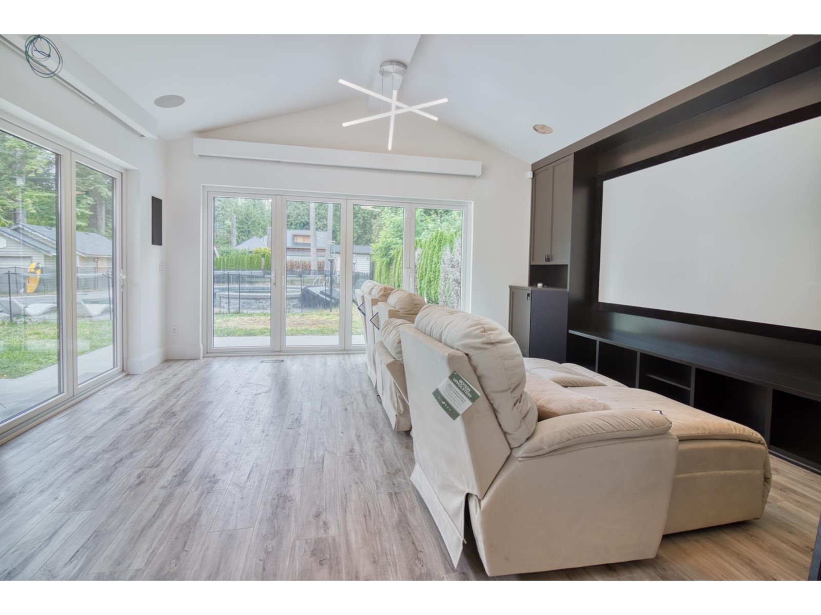 12505 22 Avenue, Surrey, British Columbia  V4A 2B6 - Photo 11 - R2907234